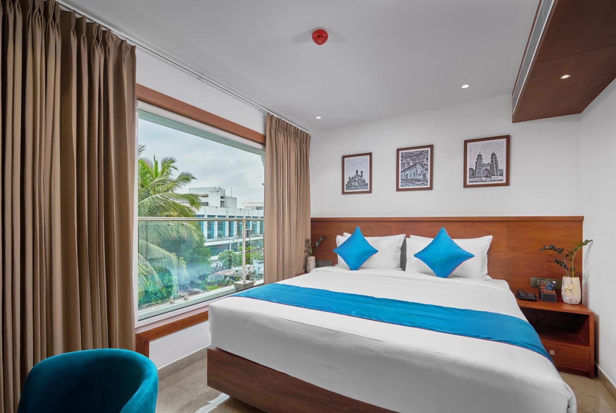 Hotel Q-White Crescent Kochi Esterno foto